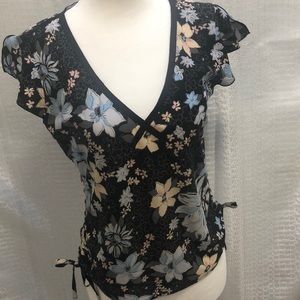 Old navy Floral Blouse size S 🌷🌺